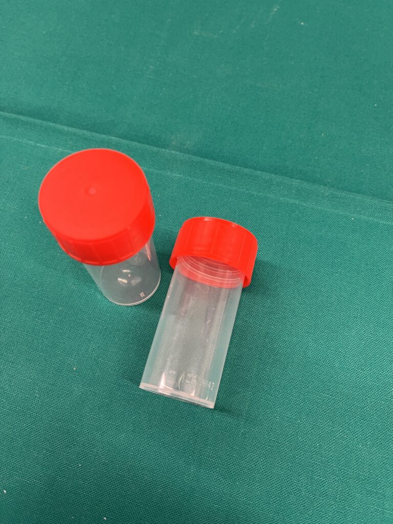 Mehrzweckbecher leer mit Schraubverschluss, PP Vol. 40ml